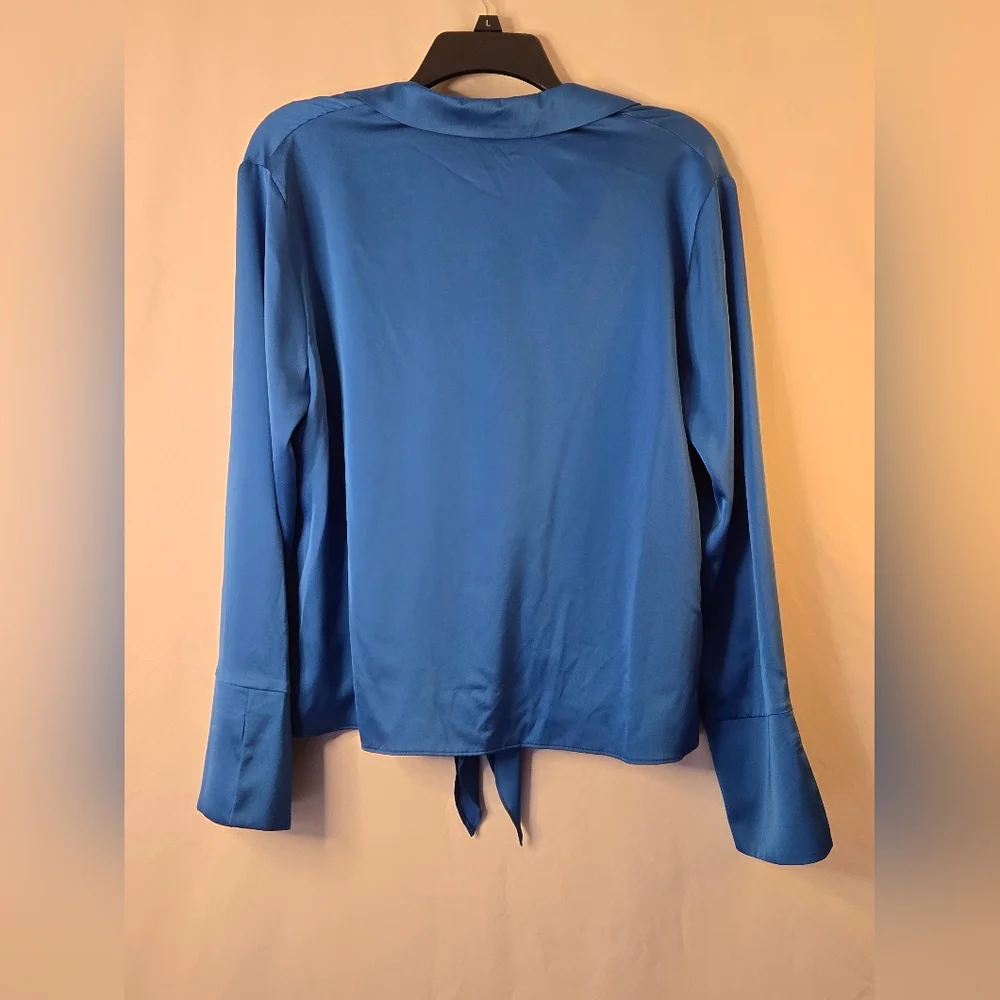 Women's Blouse - Picture 5 of 7